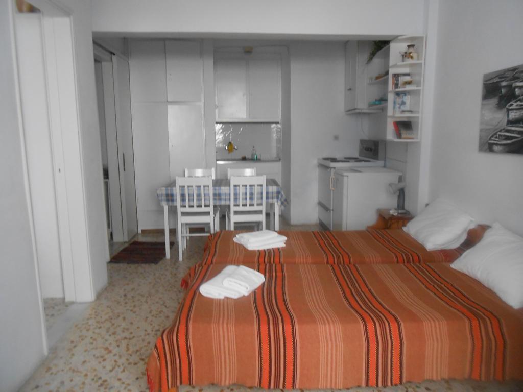 Angeliki Pension Katápola Exterior foto